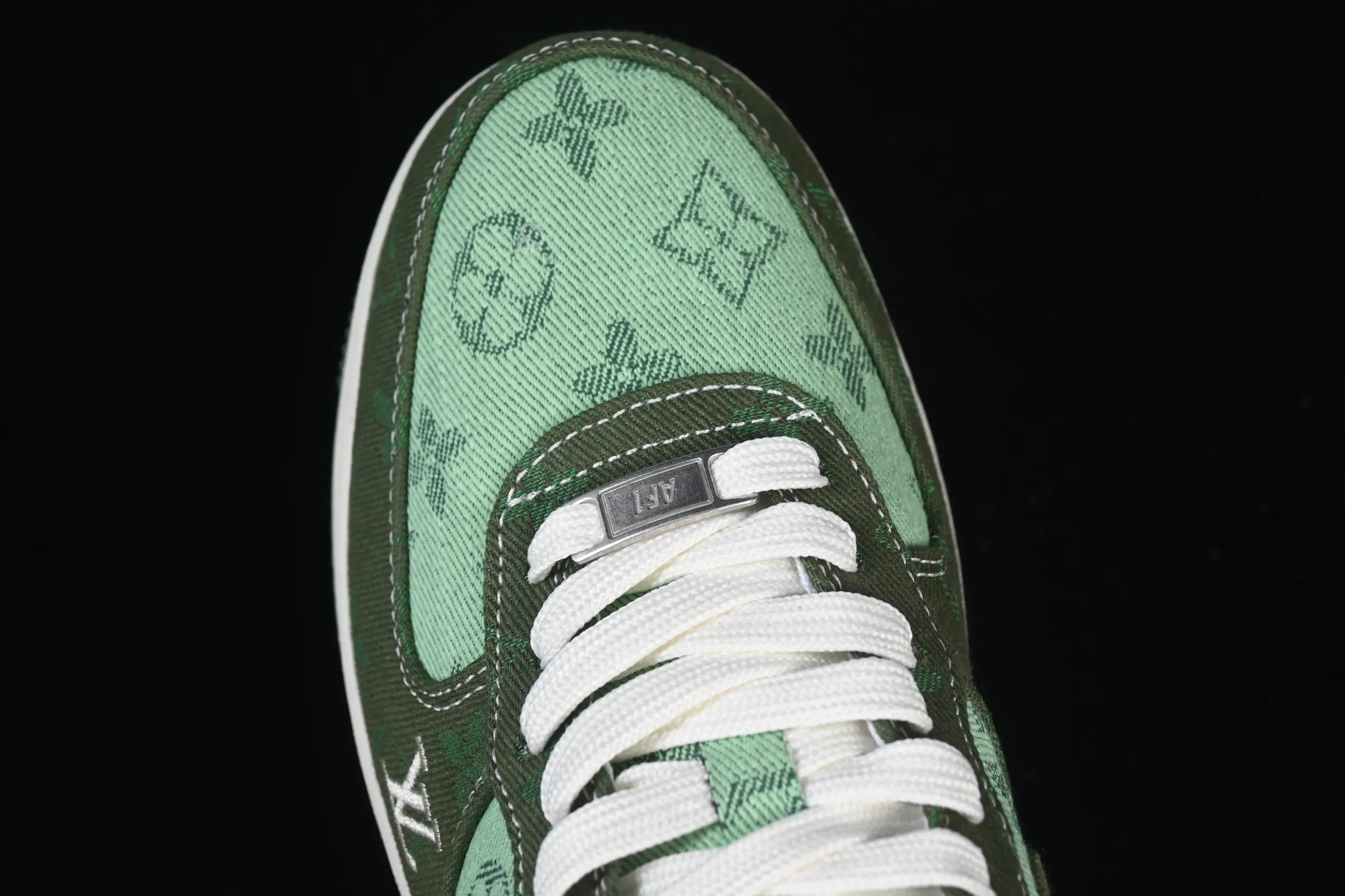 All categories Nk Air Force 1 Air Force series Nk Air Force 1 Low Air Force low top Nike Air Force 1'07 Low joint light green dark green Air Force 1 low top casual sneakers YF9511-822